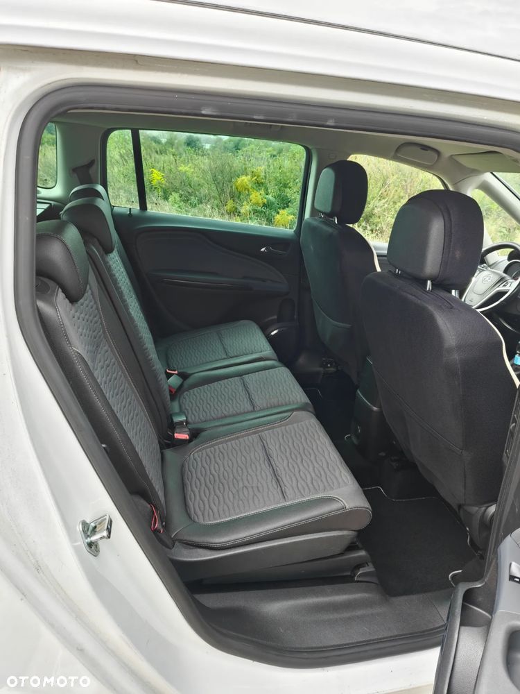 Opel Zafira - 12