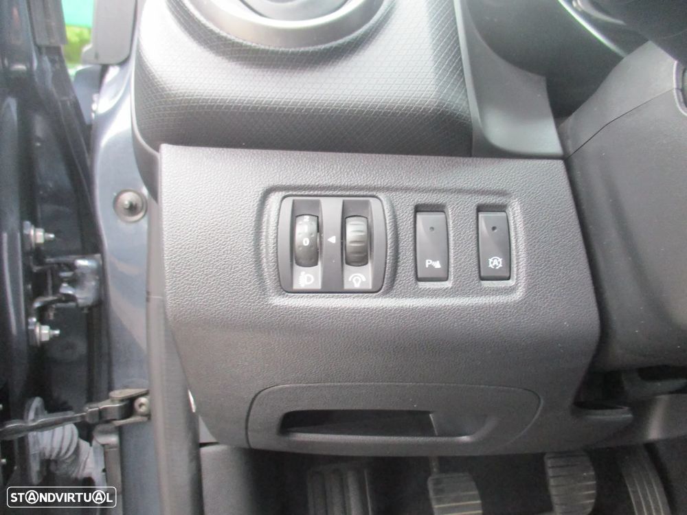 Renault Clio 0.9 TCe Limited - 15