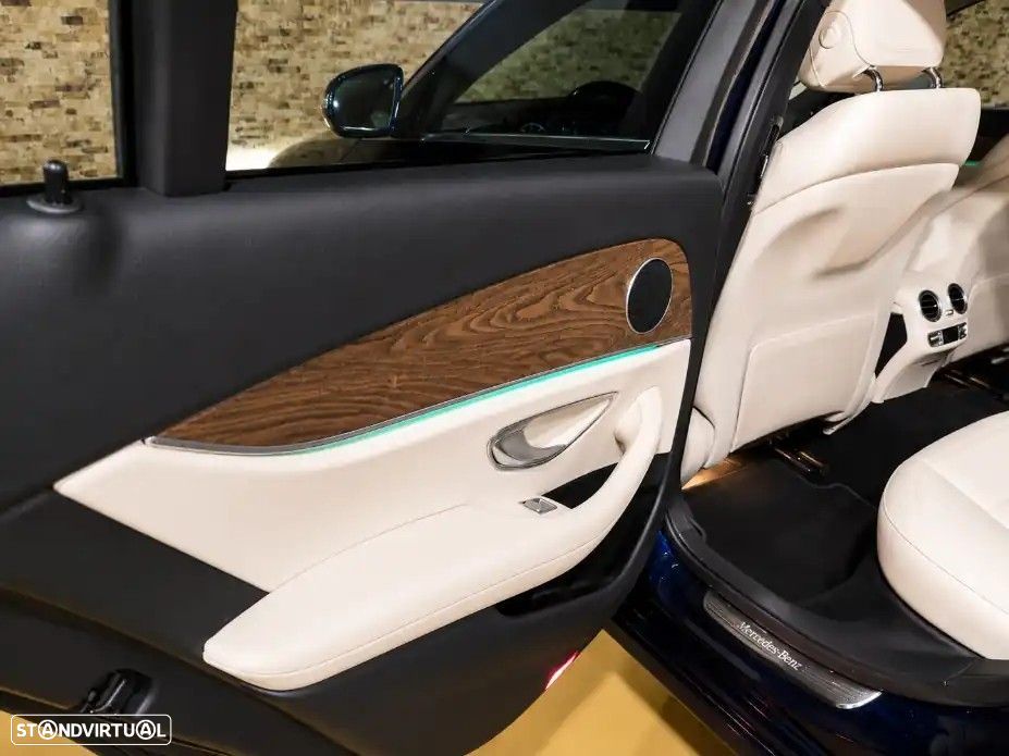 Mercedes-Benz E 220 d Exclusive Line - 12