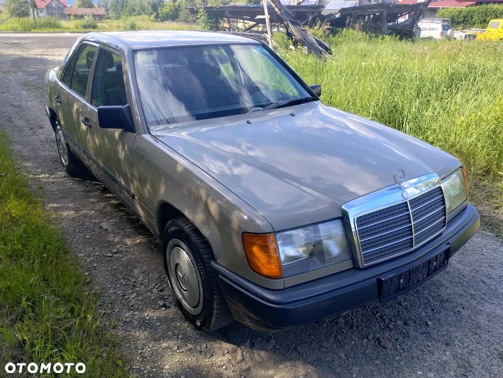 Mercedes-Benz W124 (1984-1993) - 1