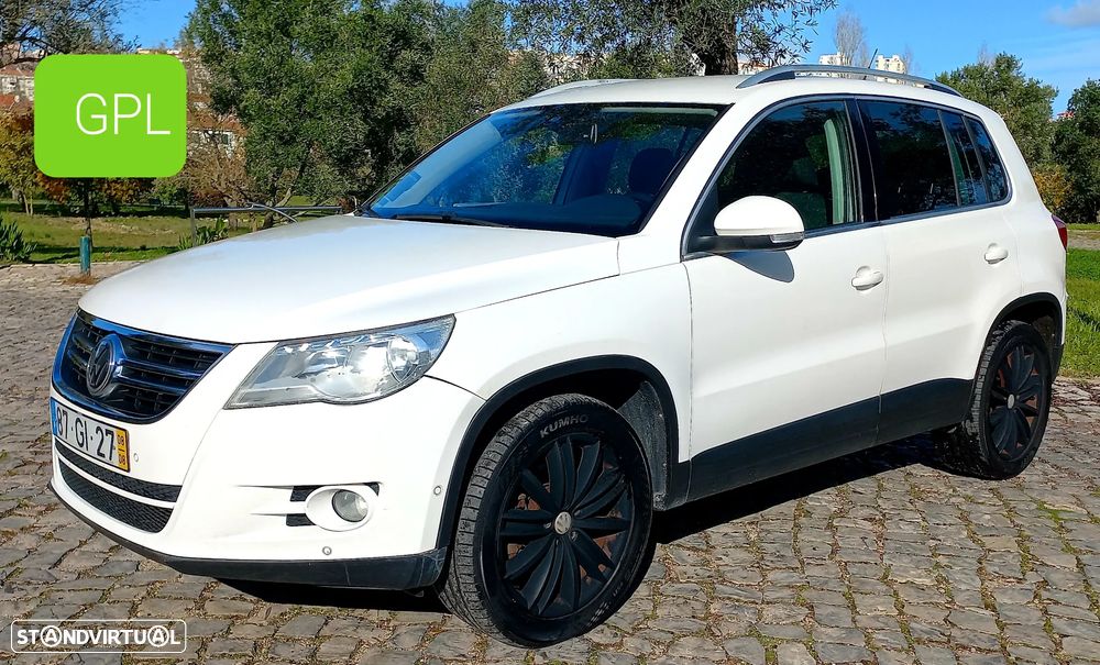 VW Tiguan 1.4 TSI Sport 4Motion - 1