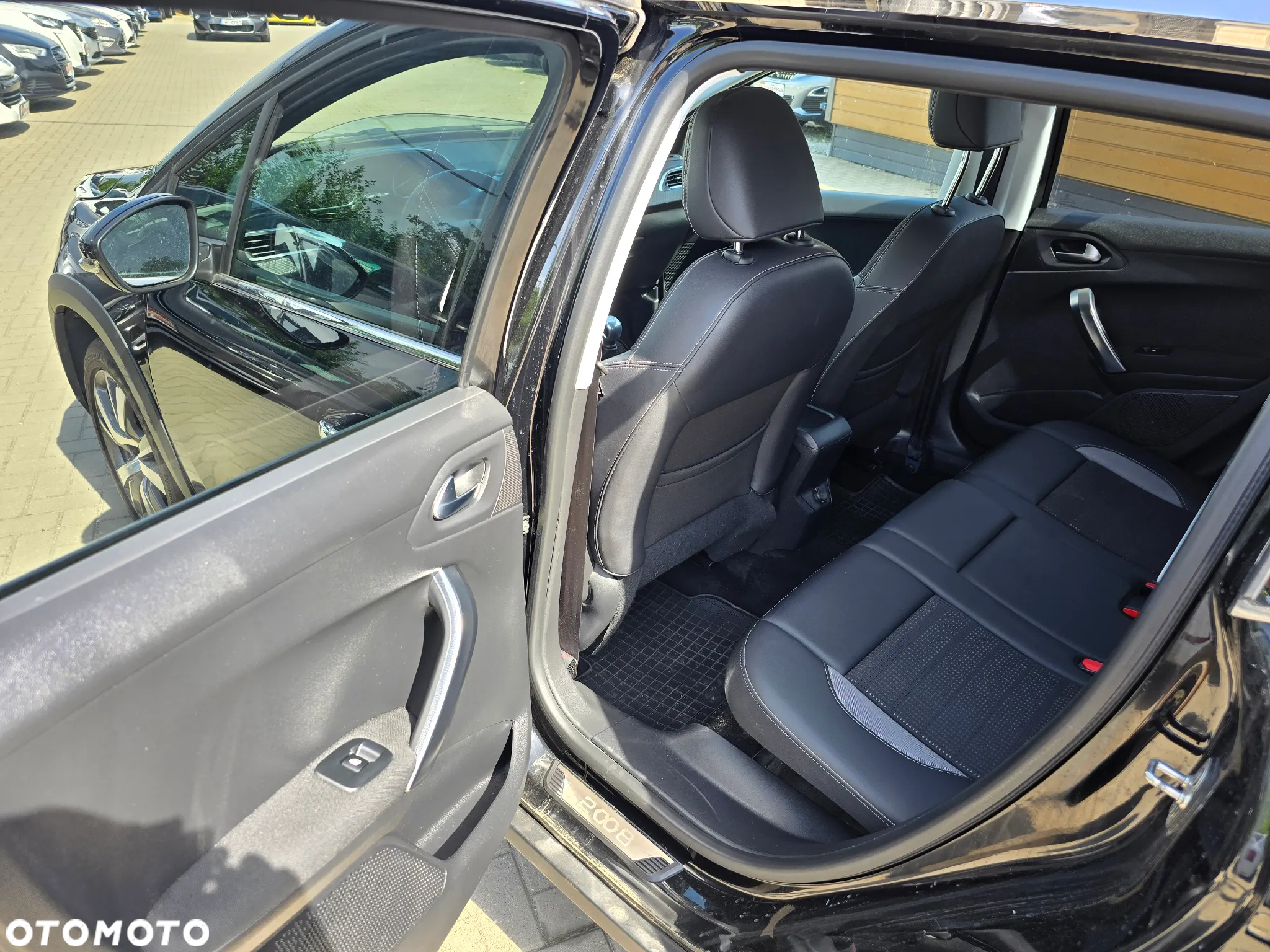 Peugeot 2008 - 9