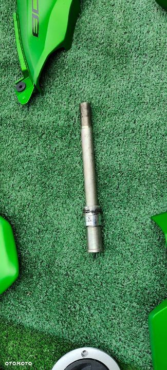 KAWASAKI Z800 Owiewka Siedzenie Koło Felga Pompka Hamulca Ośka Ogon - 12