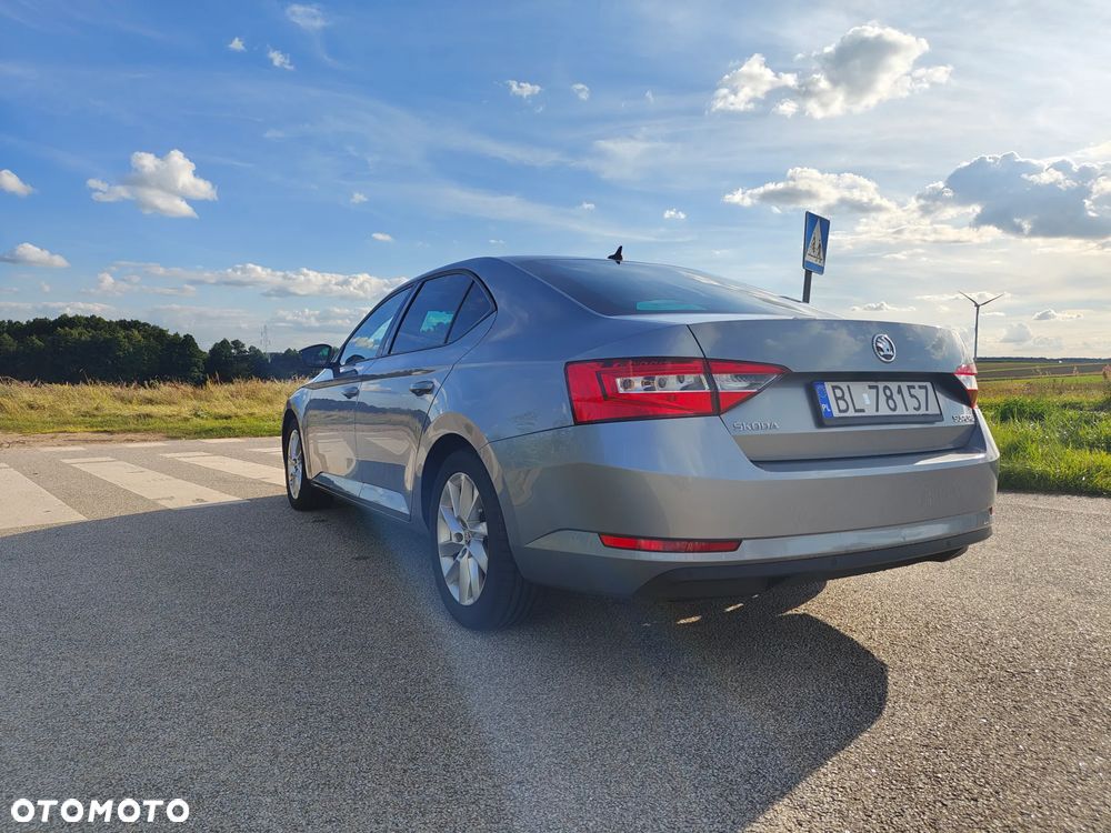 Skoda Superb 2.0 TDI Ambition - 17