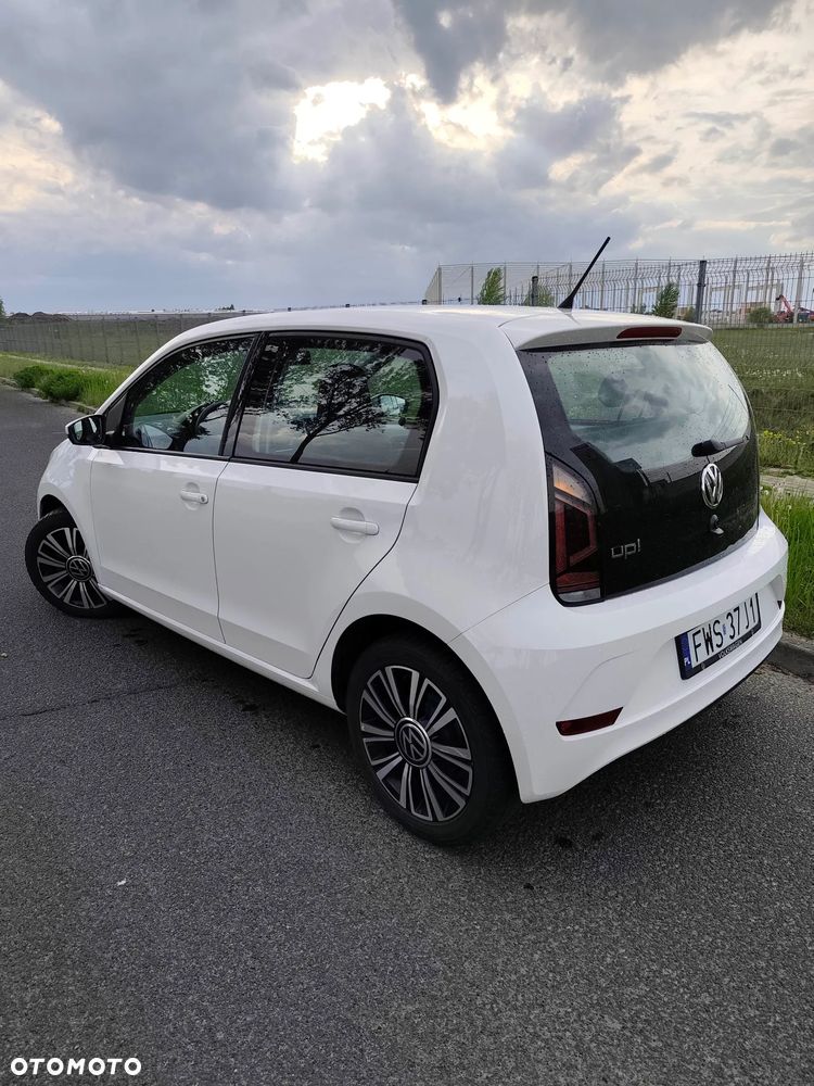 Volkswagen up! move - 5