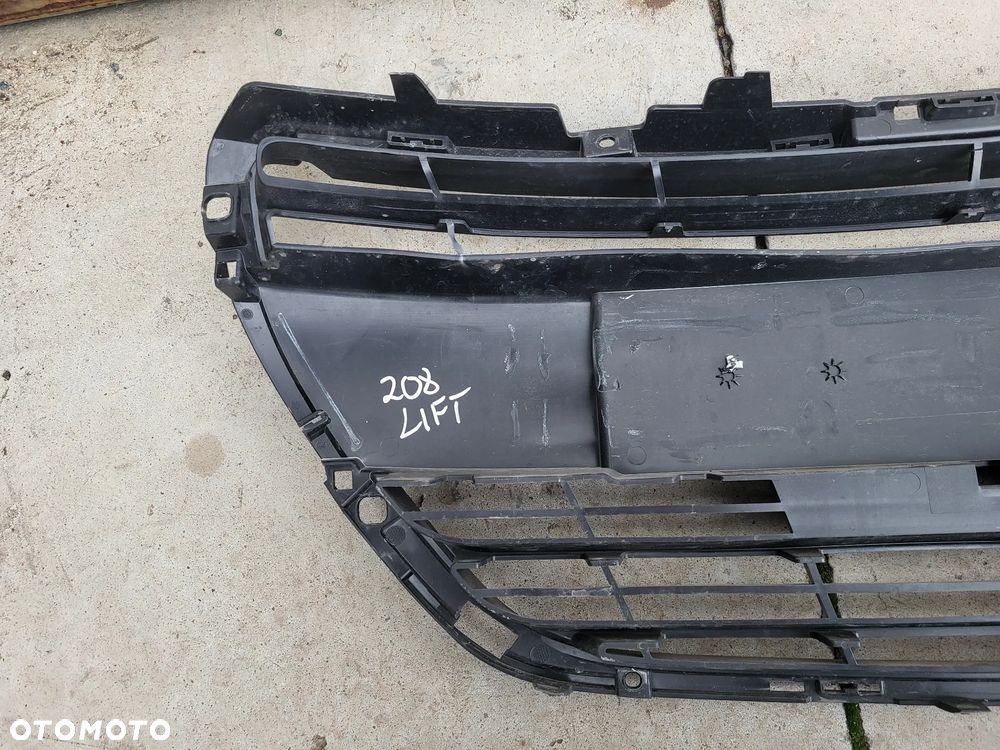 Atrapa grill zderzaka przedniego Peugeot 208 Lift - 9