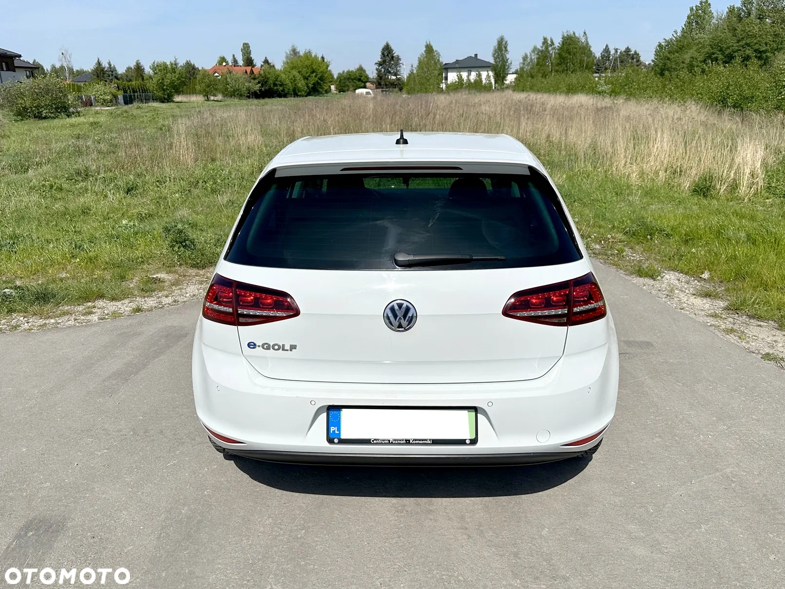 Volkswagen Golf e-Golf - 11