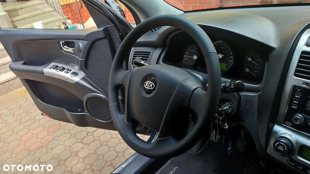 Kia Sportage 2.0 Freedom + - 25