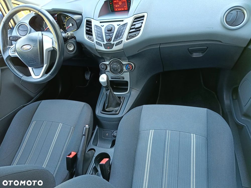 Ford Fiesta 1.25 Celebration - 13