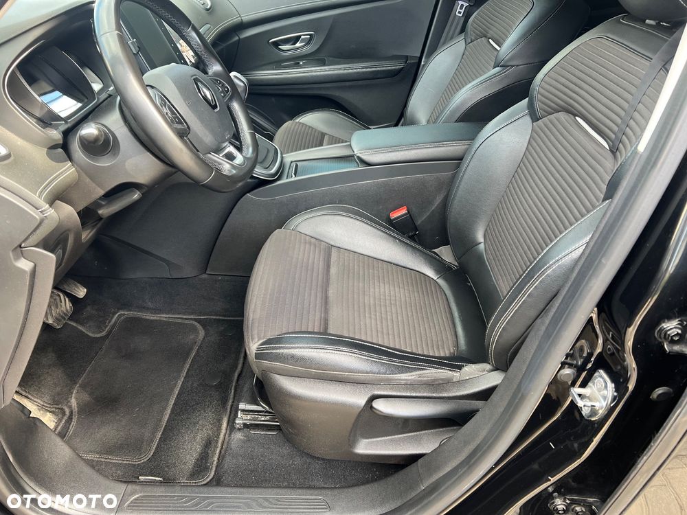 Renault Grand Scenic - 10