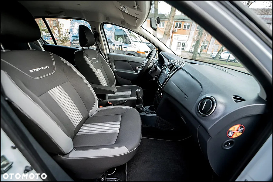 Dacia Sandero Stepway TCe 90 (S&S) Celebration - 32