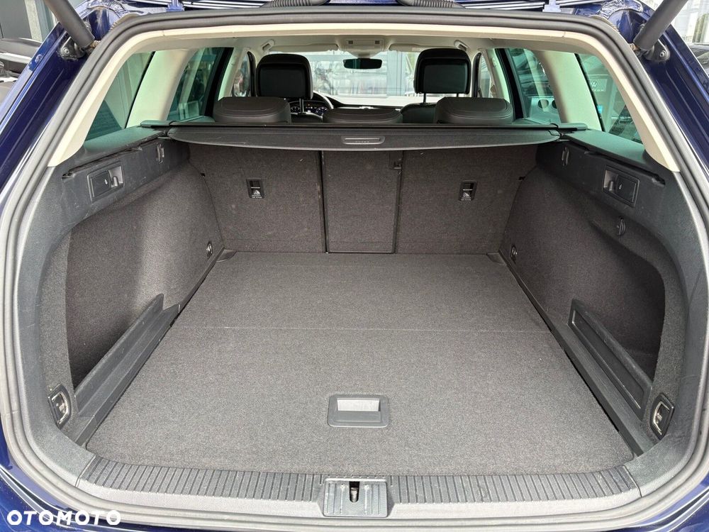 Volkswagen Passat - 19