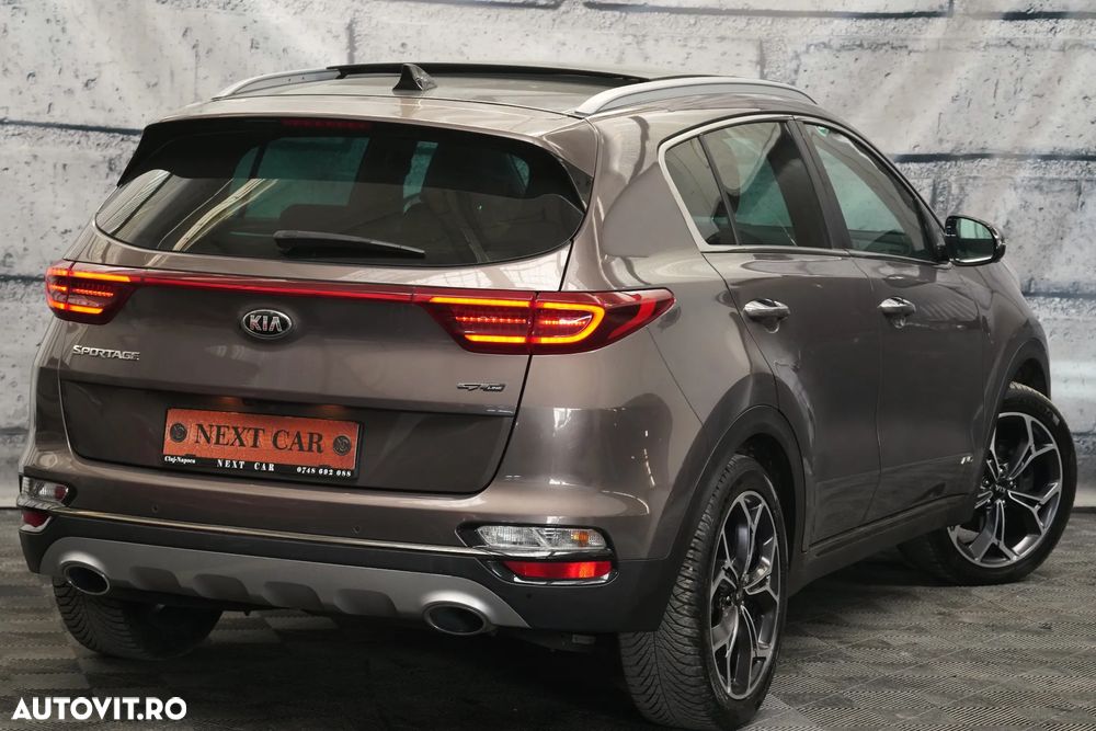 Kia Sportage 2.0 CRDI AWD Eco-Dynamics+ (48V M-H) Aut. GT LINE - 4