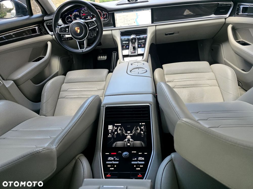 Porsche Panamera 4S - 10