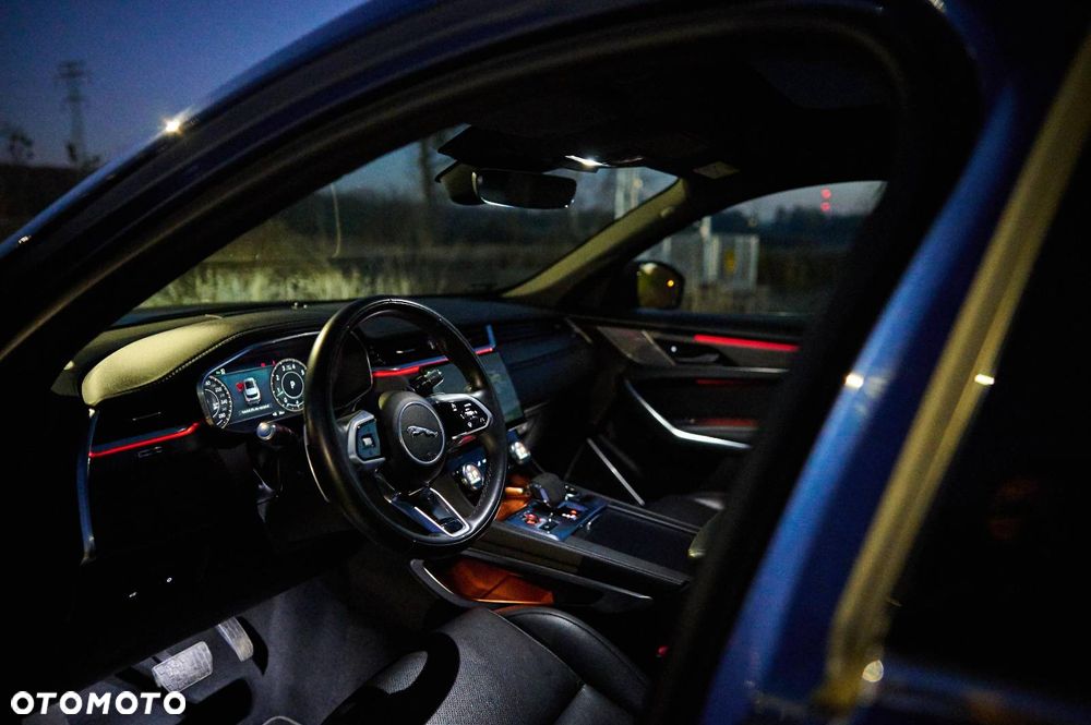 Jaguar F-Pace - 6