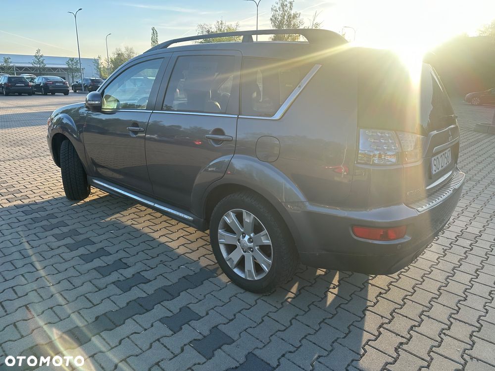 Mitsubishi Outlander 2.0 2WD CVT Invite - 6