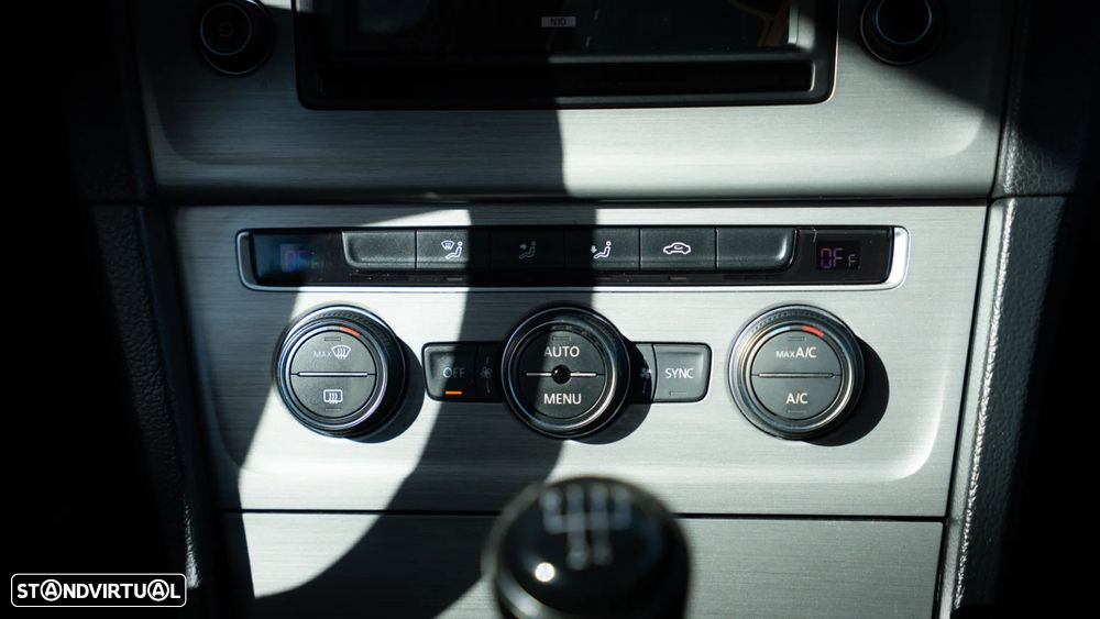 VW Golf Variant 1.6 TDi Confortline - 25