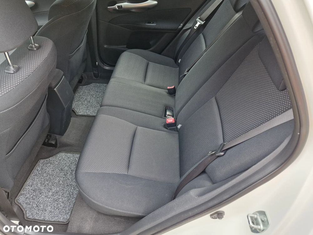 Toyota Auris 1.6 Prestige - 8