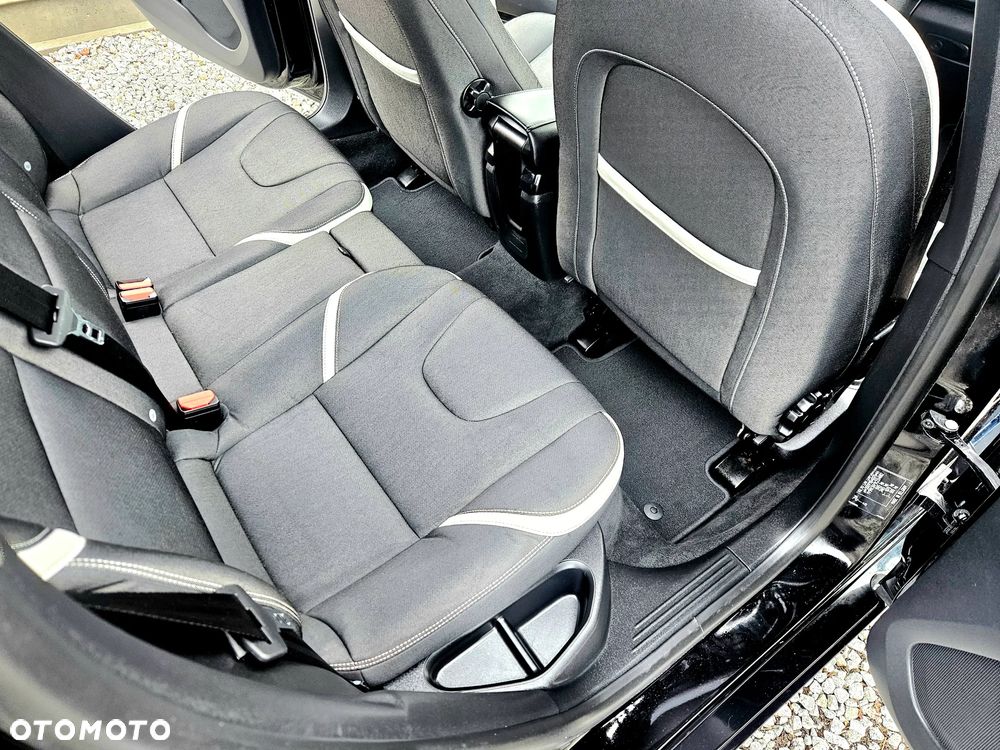 Volvo V40 T2 Linje Svart - 25