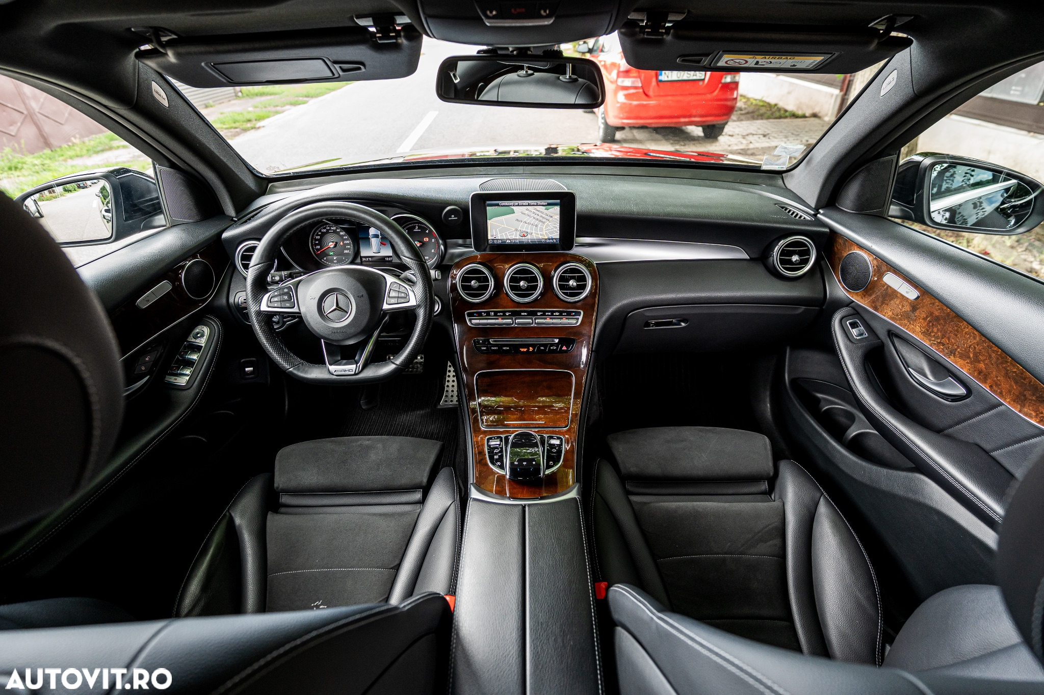 Mercedes-Benz GLC 350 d 4Matic 9G-TRONIC AMG Line - 26