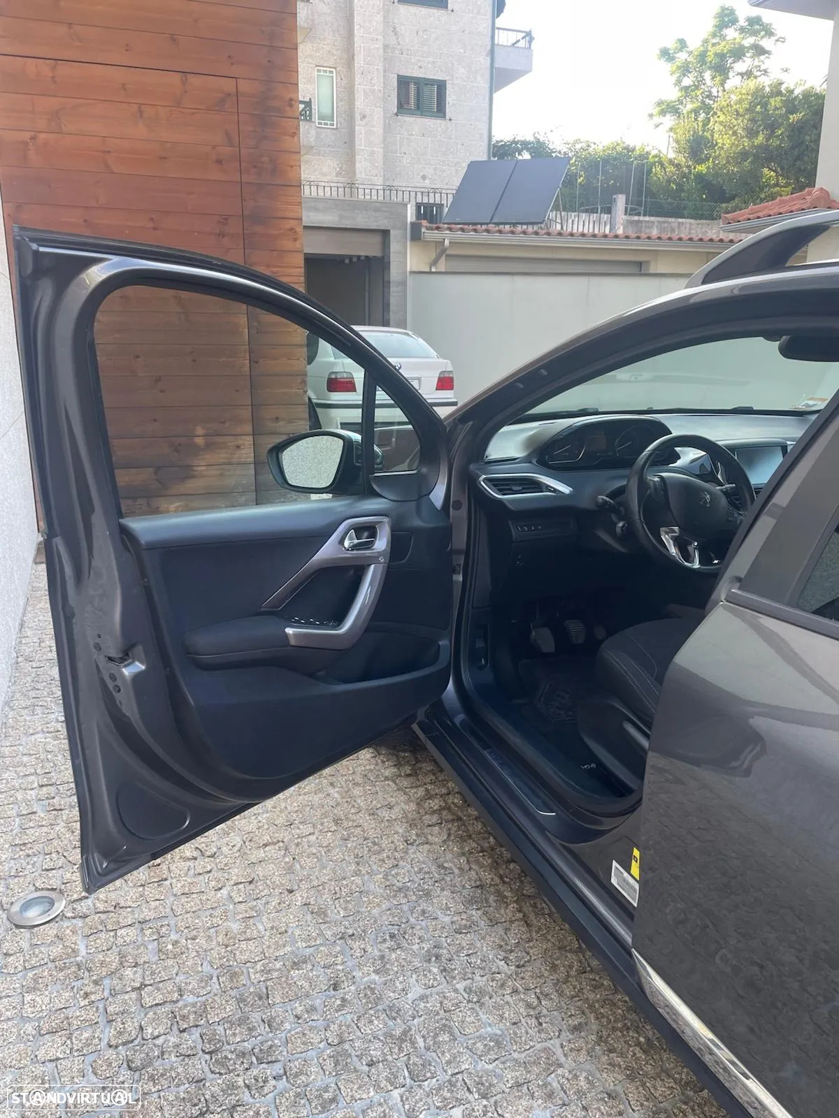 Peugeot 2008 1.6 BlueHDi Style - 11