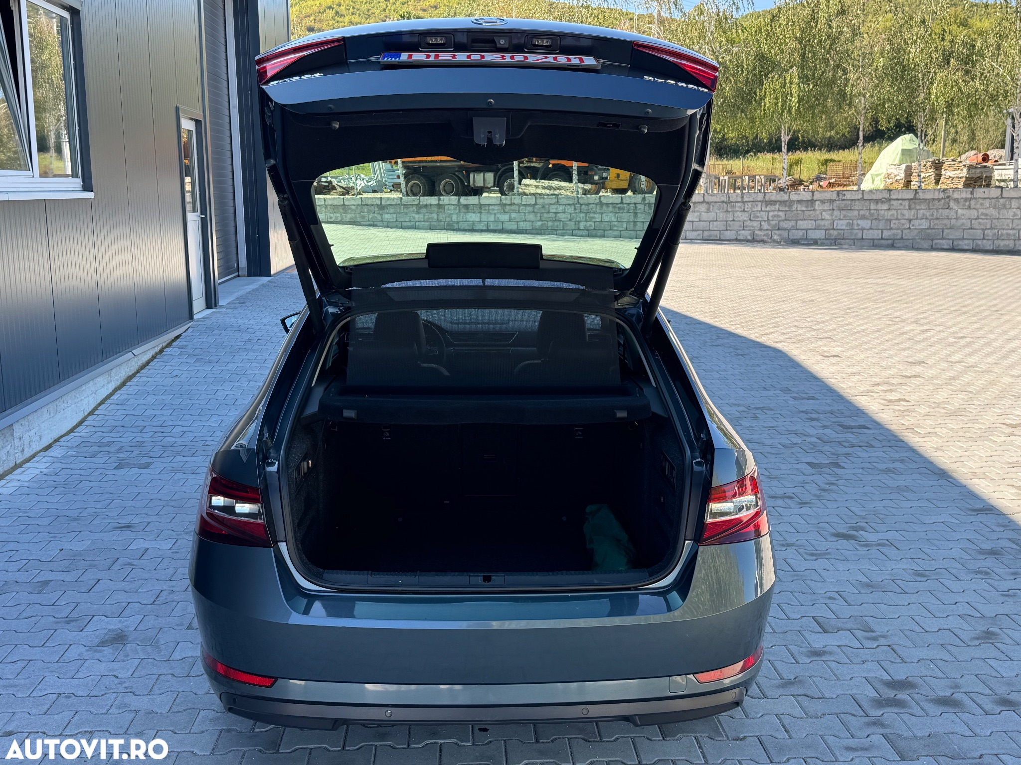 Skoda Superb 2.0 TDI DSG Style - 19
