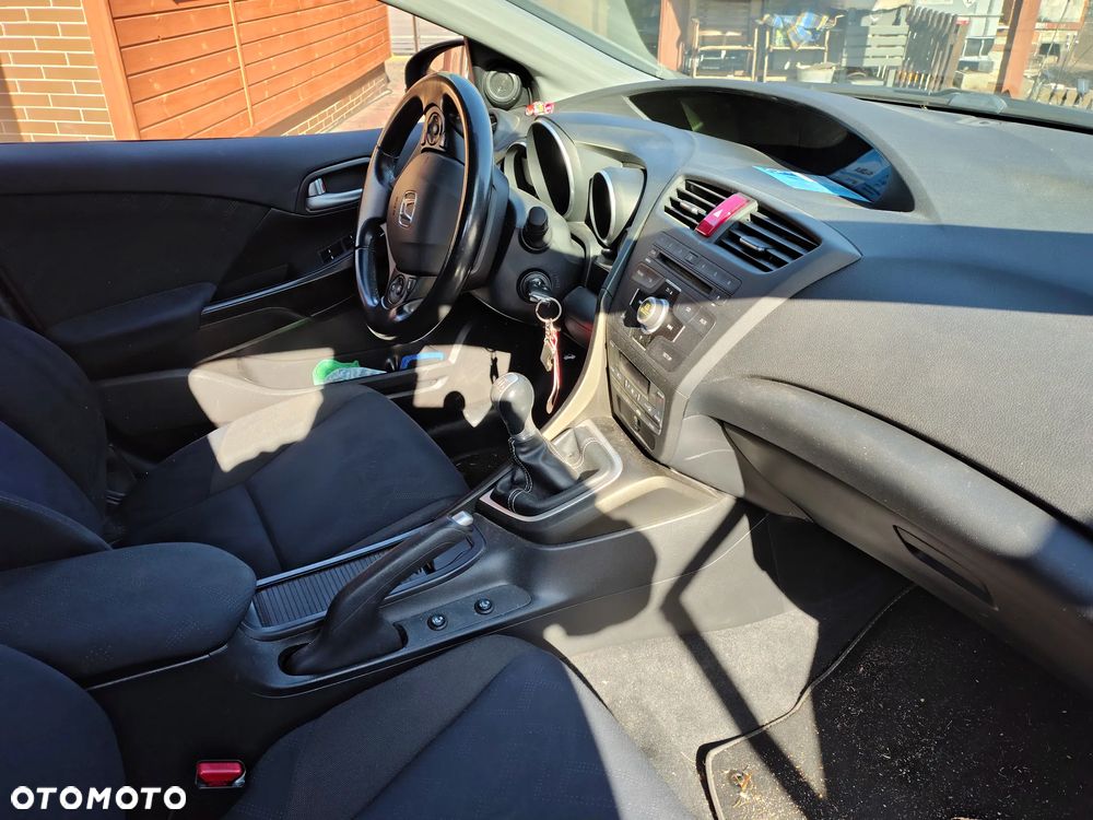 Honda Civic 1.8 i-VTEC Sport - 13