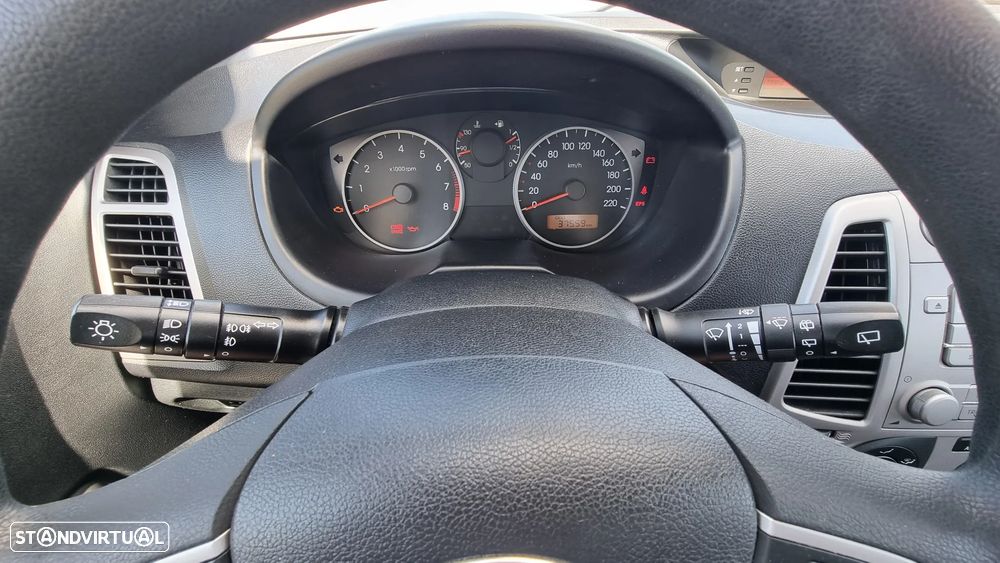 Hyundai i20 1.2 Comfort ESP - 12