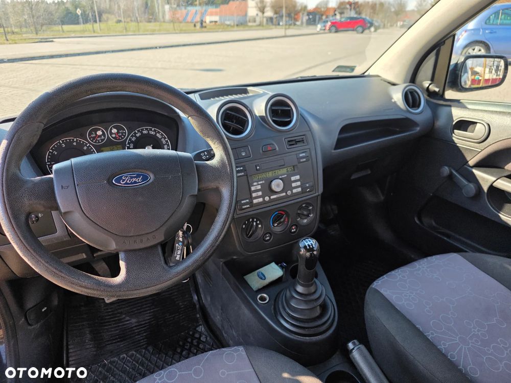 Ford Fiesta - 9