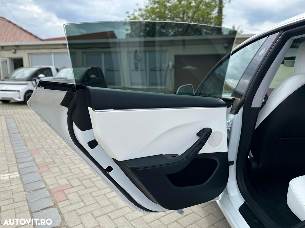Tesla Model 3 Standard Reichweite Plus Hinterradantrieb - 24