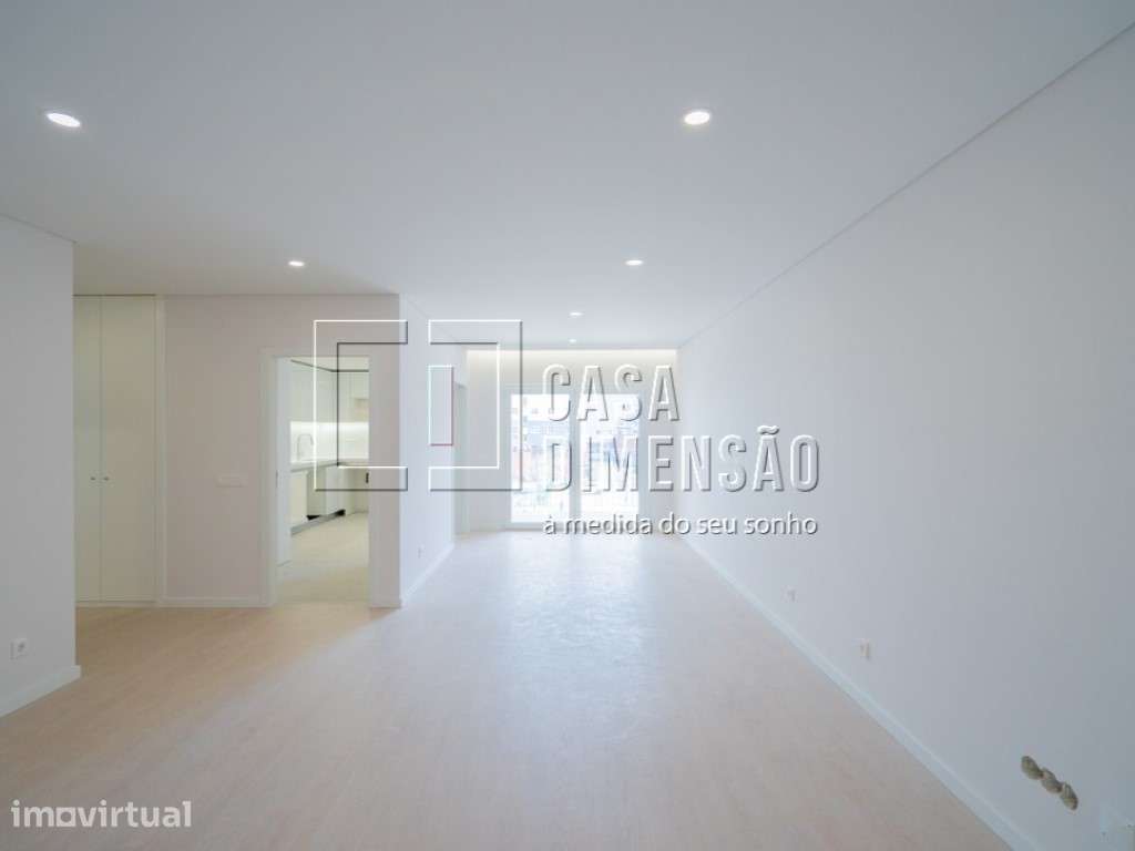 Apartamento de tipologia T2 na Serra de Carnaxide, com Garagem e Va... - Grande imagem: 2/32