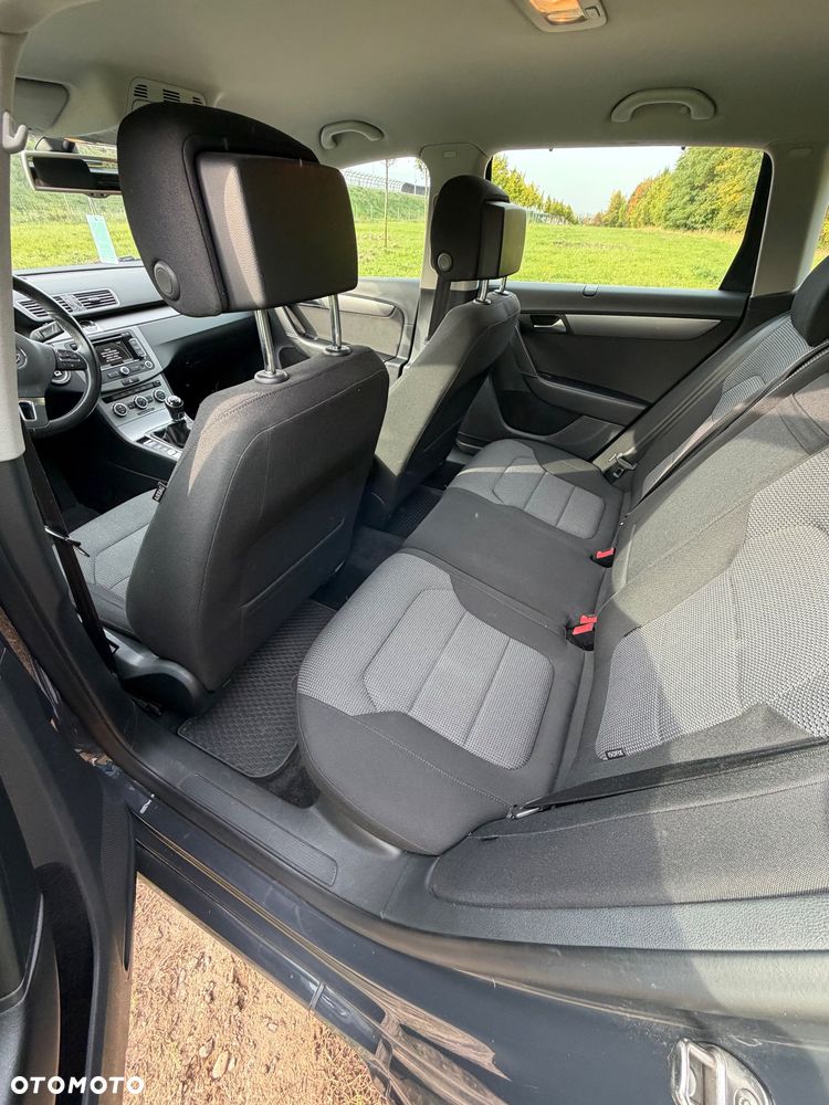 Volkswagen Passat 2.0 TDI Comfortline - 13