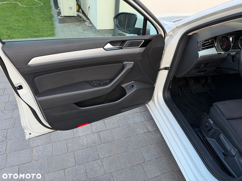 Volkswagen Passat 1.6 TDI (BlueMotion Technology) Comfortline - 18