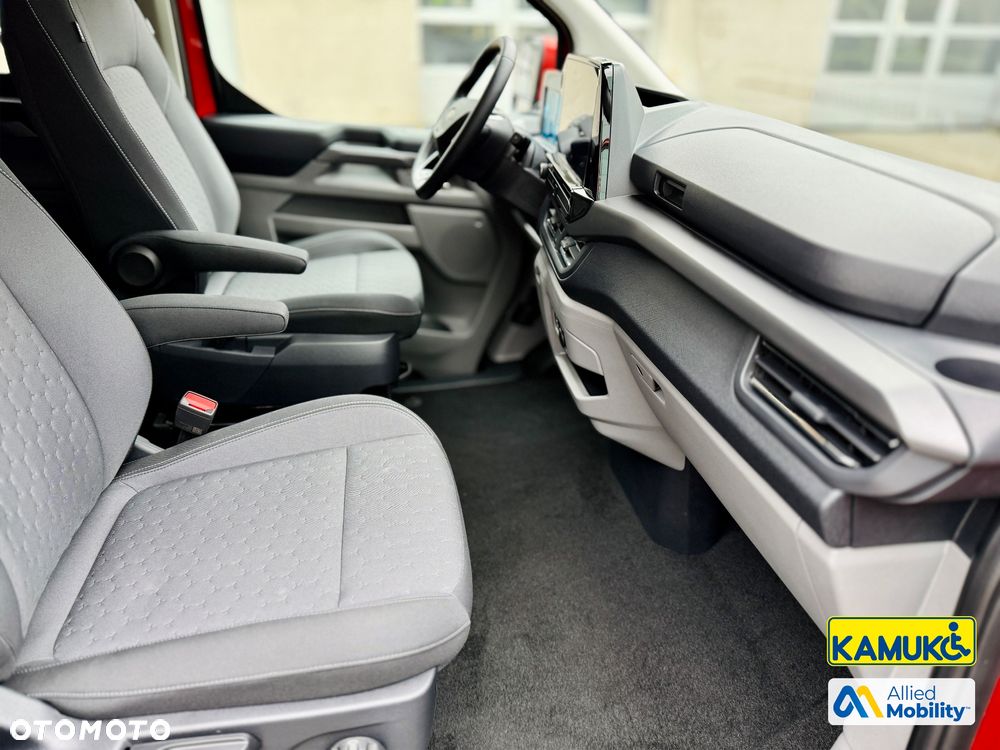 Ford Tourneo Custom 2.0 EcoBlue 320 L1 Titanium - 32