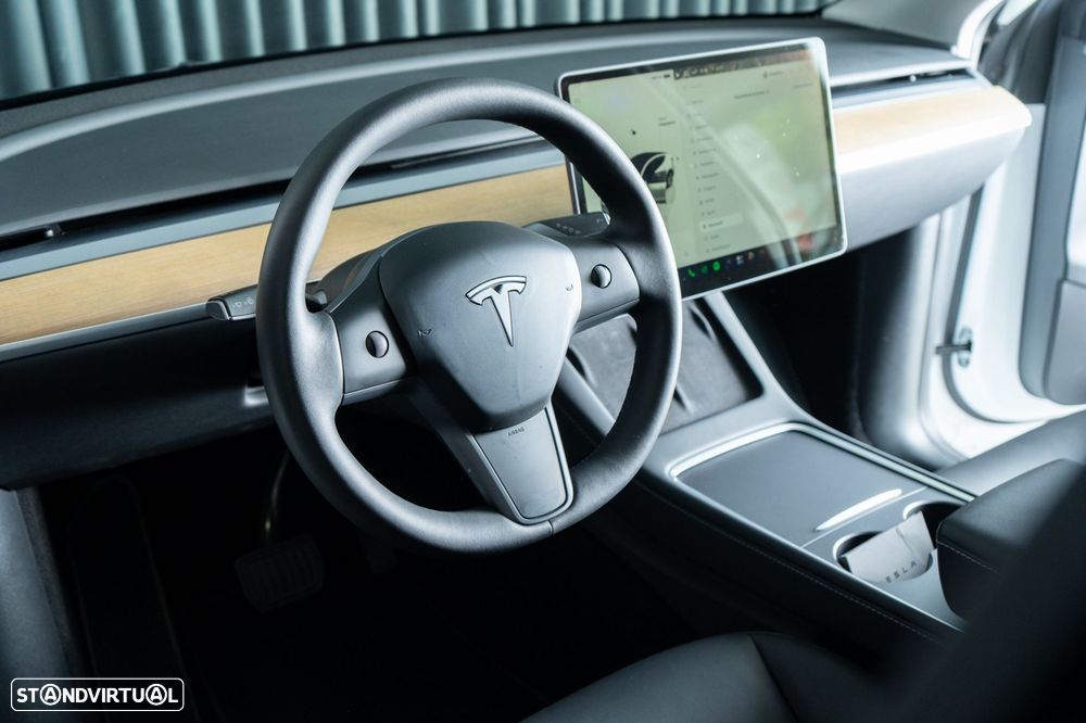 Tesla Model Y Long Range Tração Integral - 22