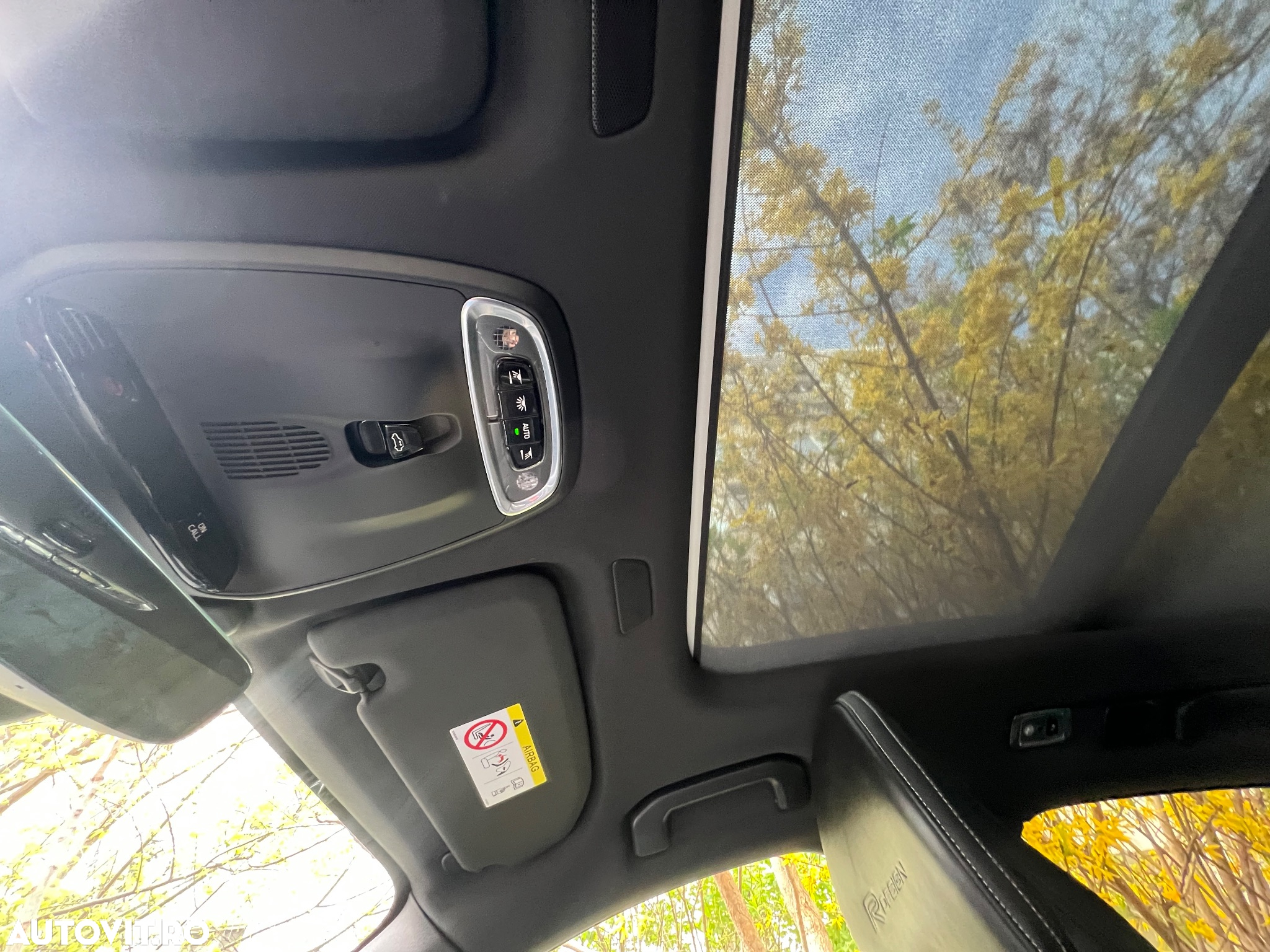 Volvo XC 60 Recharge T8 Twin Engine eAWD R-Design - 8