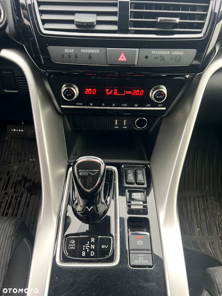 Mitsubishi Eclipse Cross Plug-In Hybrid 4WD Plus Select - 11