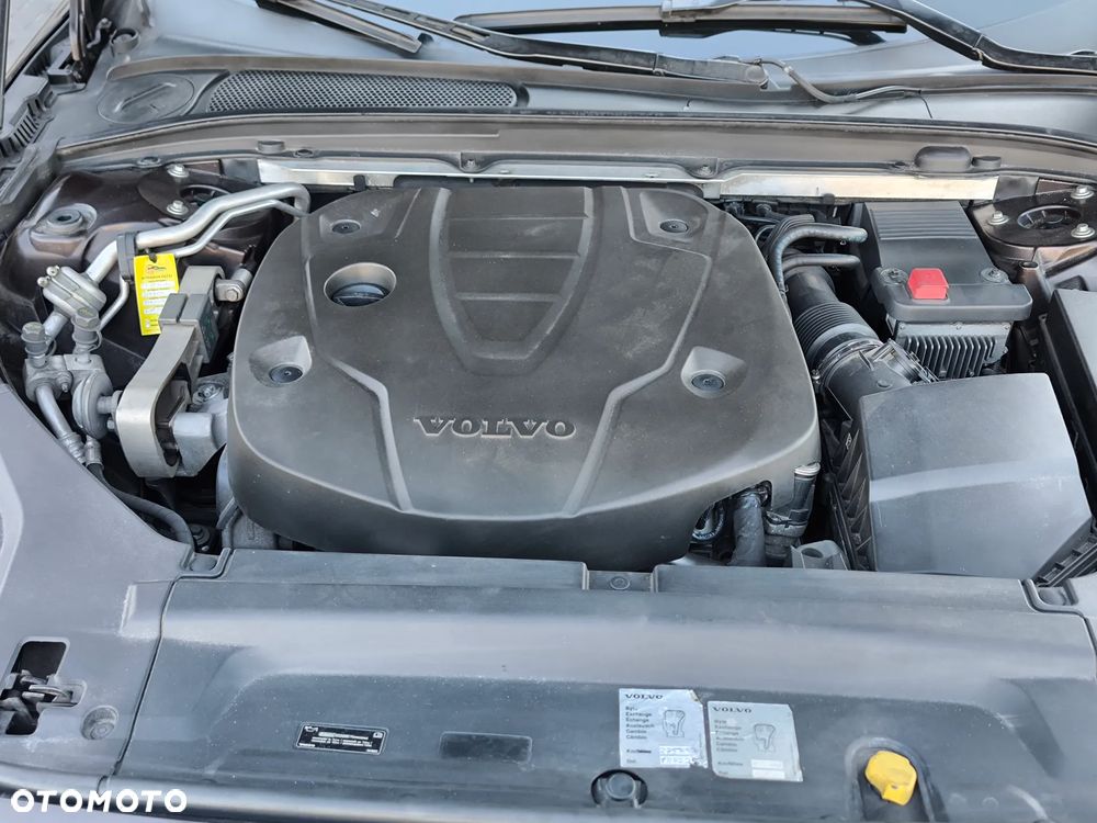 Volvo V90 Cross Country - 32