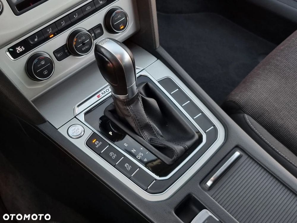 Volkswagen Passat 2.0 TDI BMT 4Mot Highline DSG - 36