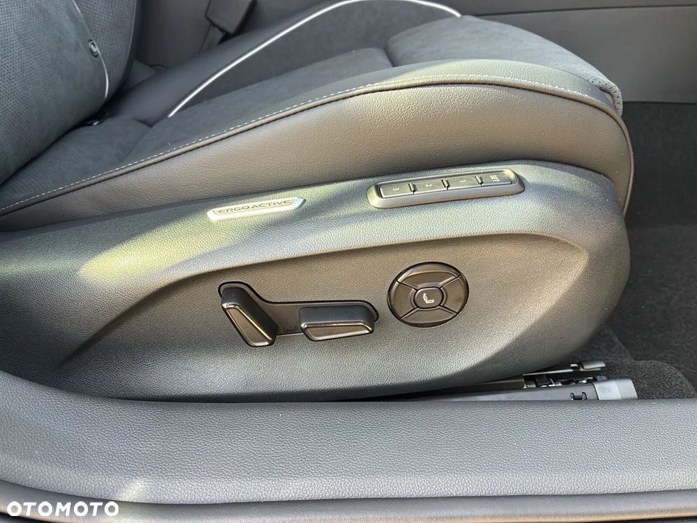 Volkswagen Passat - 31