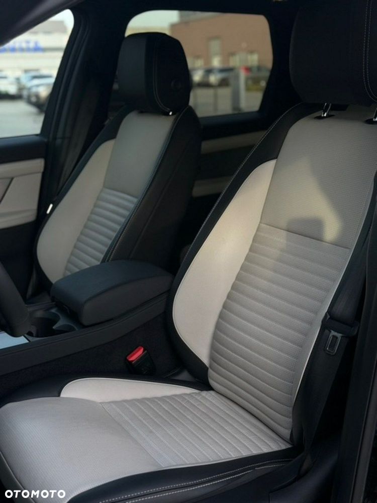 Land Rover Discovery Sport - 8