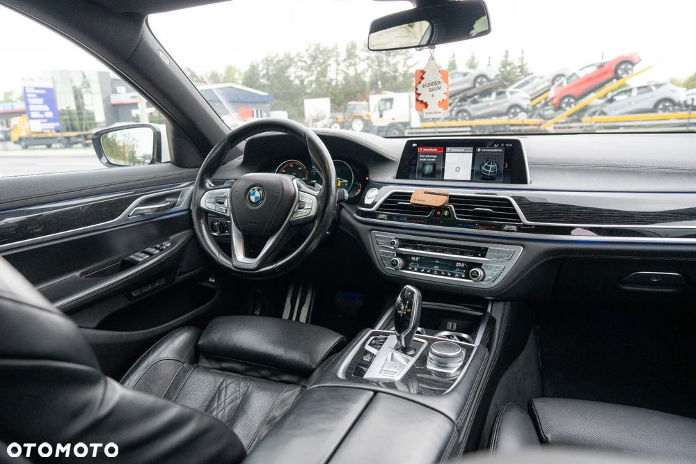 BMW Seria 7 730d xDrive - 27