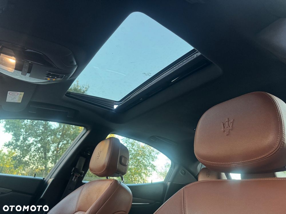 Maserati Ghibli GranLusso - 25
