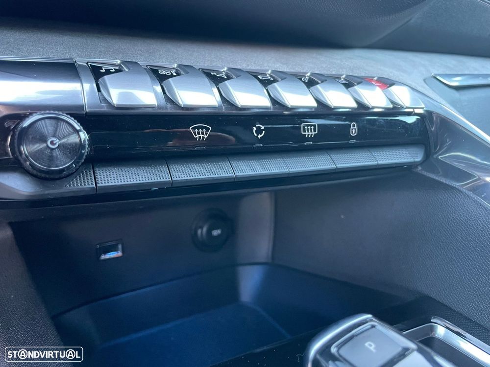 Peugeot 3008 1.2 PureTech GT Line EAT8 - 17