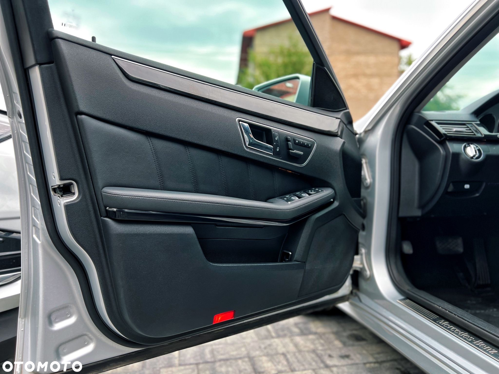 Mercedes-Benz Klasa E 350 CDI BlueEff Avantgarde - 15