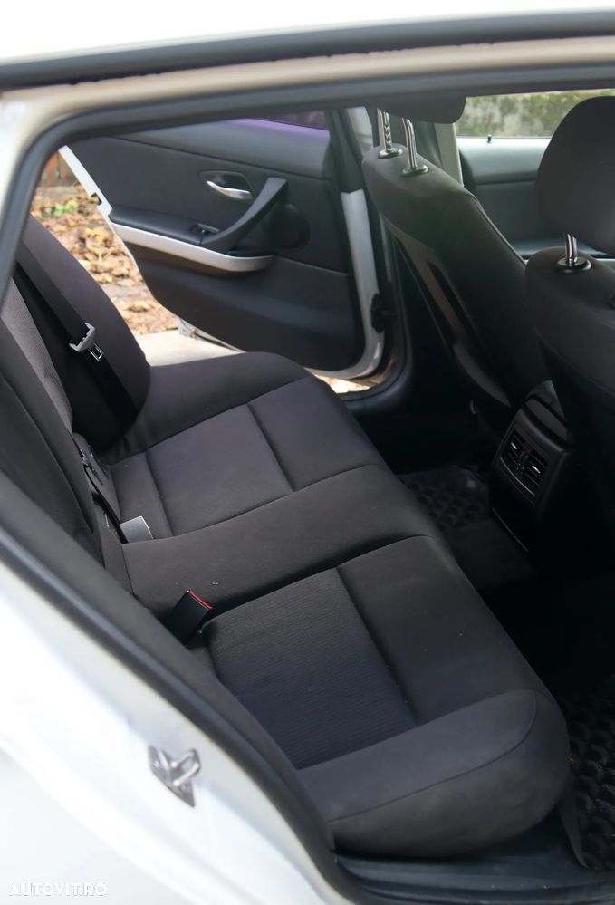 BMW Seria 3 318d - 28