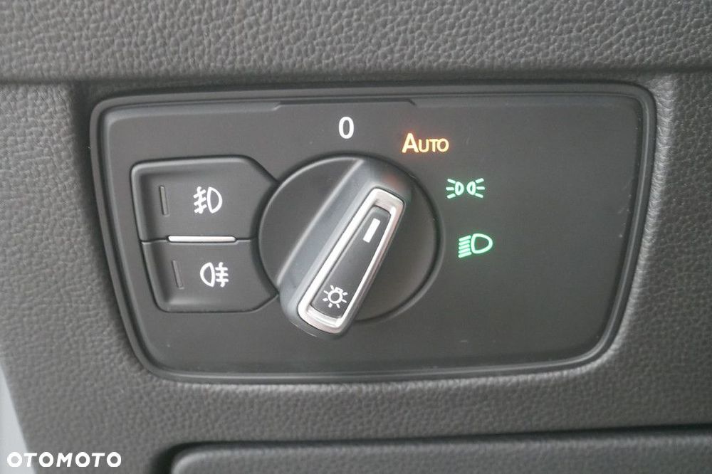 Volkswagen Passat Variant 2.0 TSI Business DSG - 25