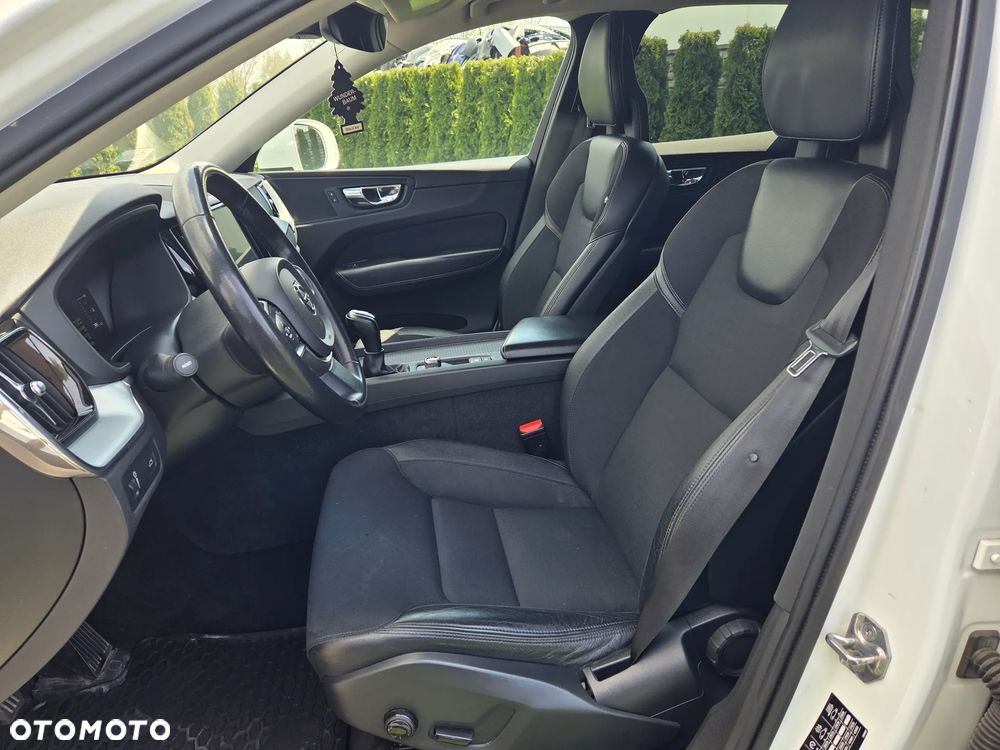 Volvo XC 60 D4 AWD Momentum - 12