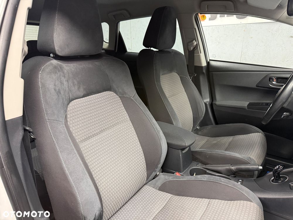 Toyota Auris - 10