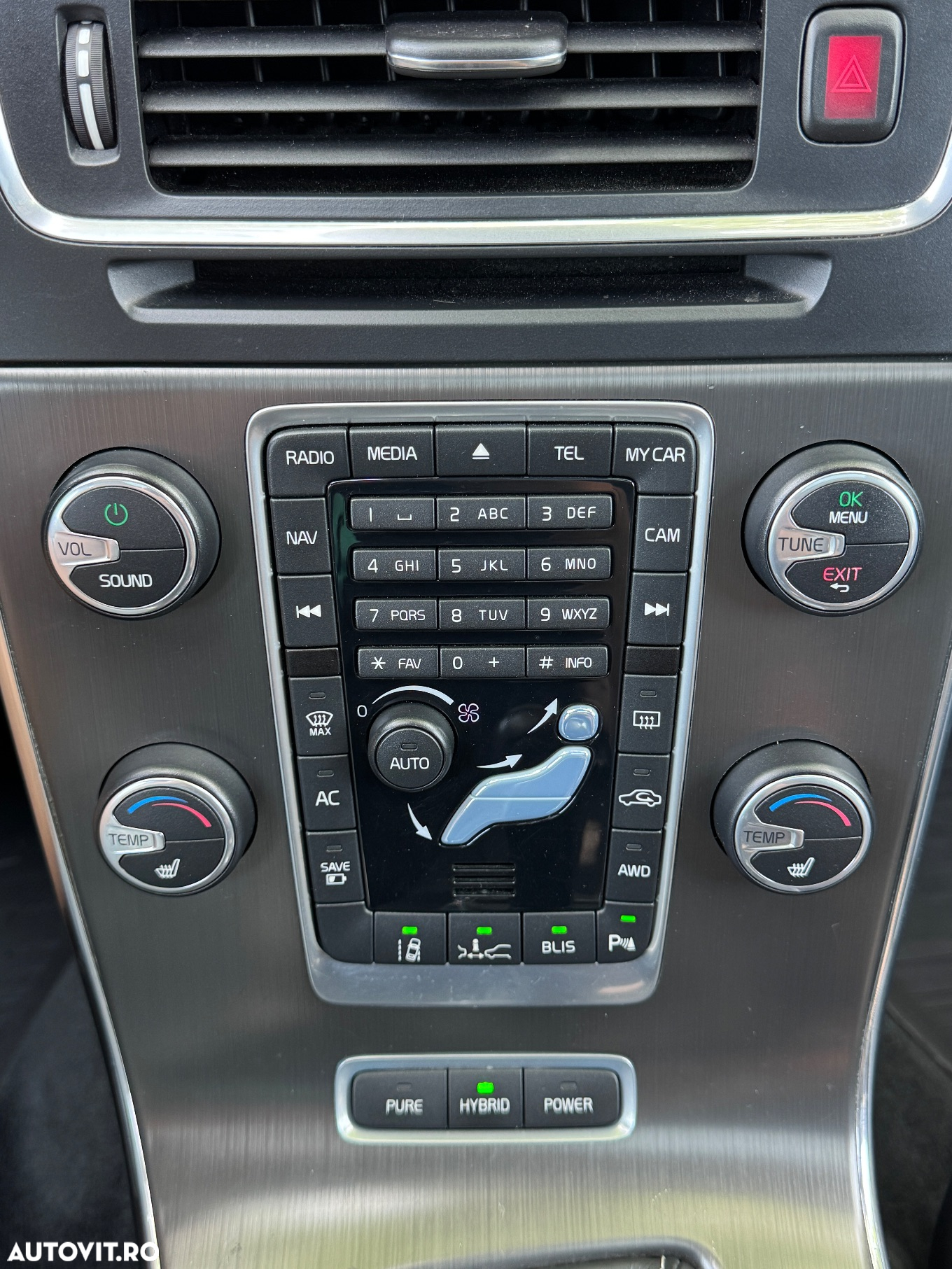 Volvo V60 D6 Plug-In-Hybrid AWD Geartronic Summum - 14
